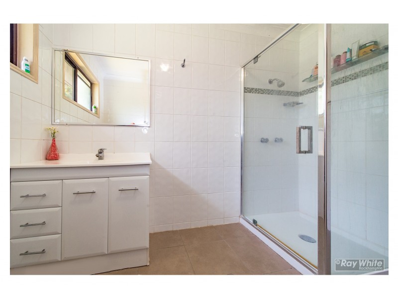 63000 Bruce Highway, Etna Creek QLD 4702