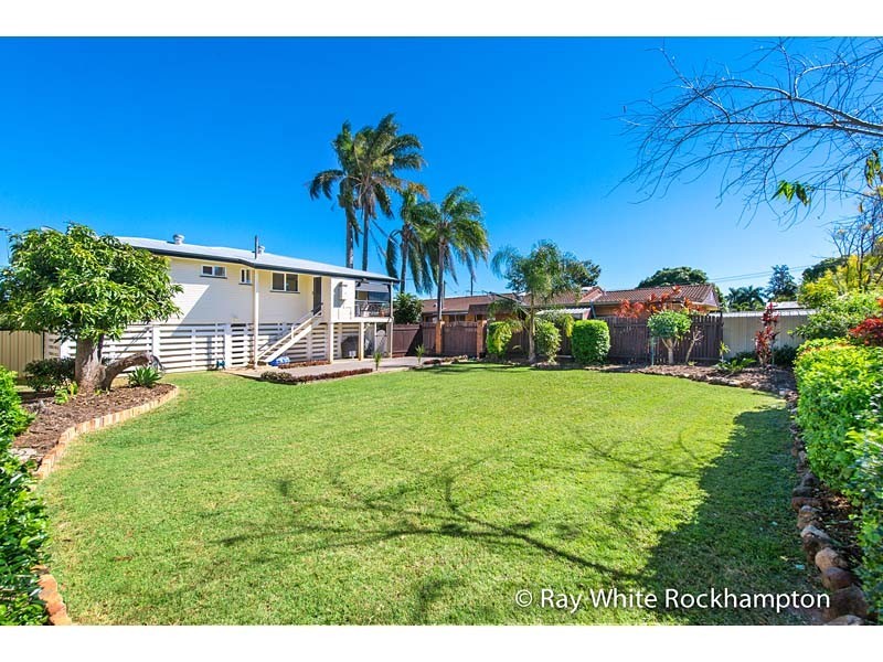 18 Booker Street, Park Avenue QLD 4701