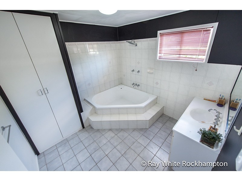 379 Philp Avenue, Frenchville QLD 4701