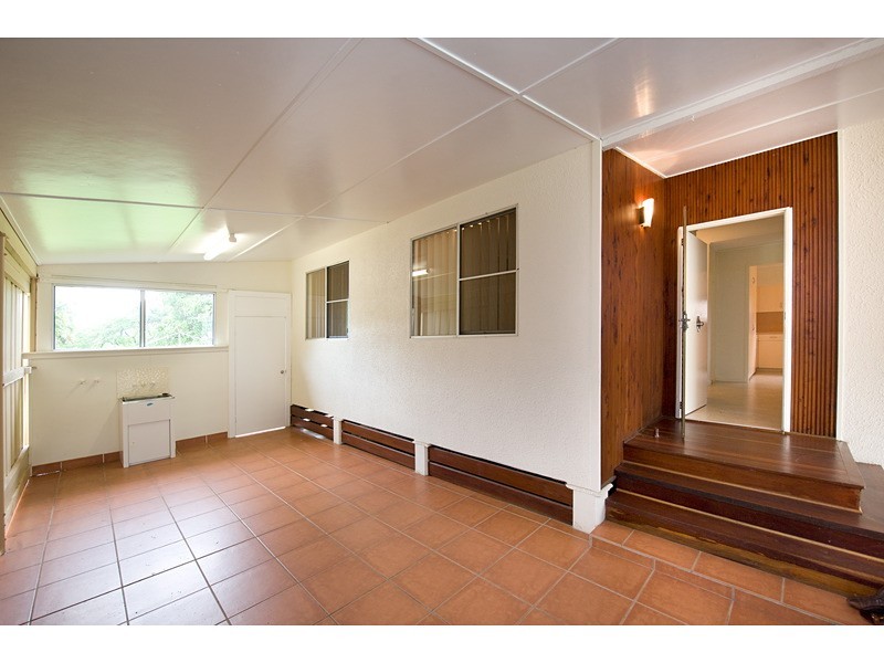 180 High Street, Berserker QLD 4701