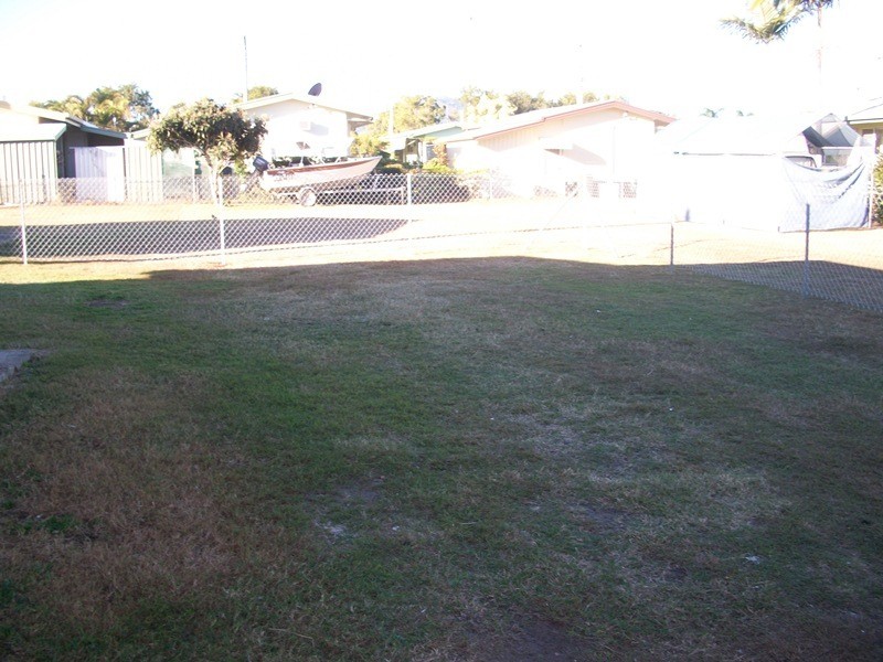 62 Thompson Street, Park Avenue QLD 4701