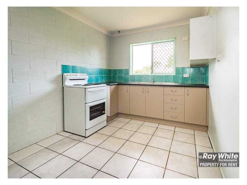 2/235 Farm Street, Kawana QLD 4701