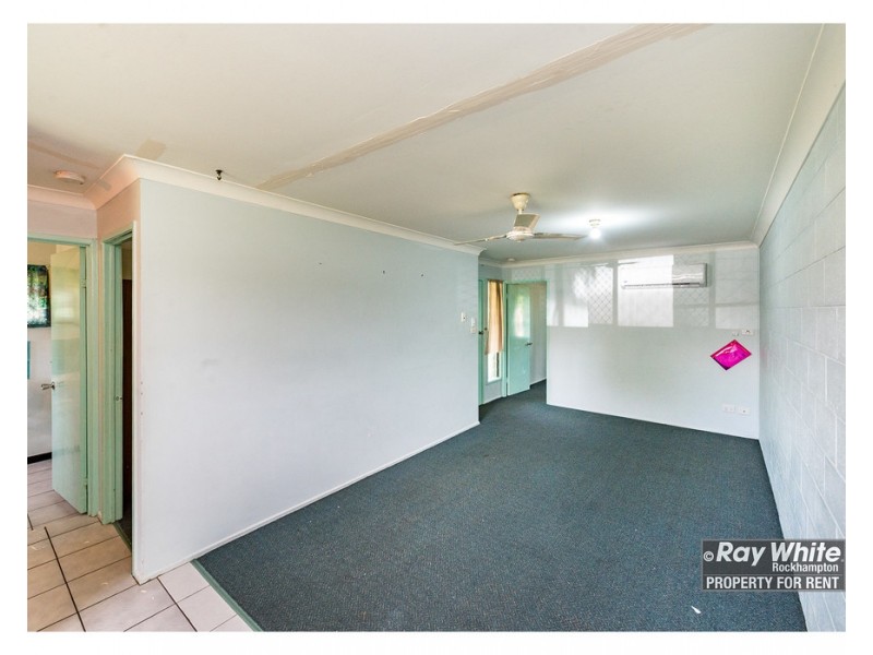 2/235 Farm Street, Kawana QLD 4701