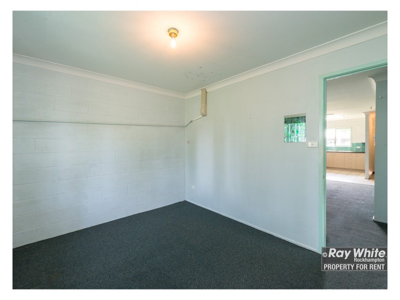 2/235 Farm Street, Kawana QLD 4701