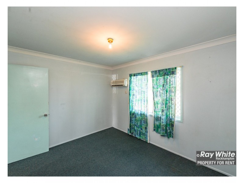 2/235 Farm Street, Kawana QLD 4701