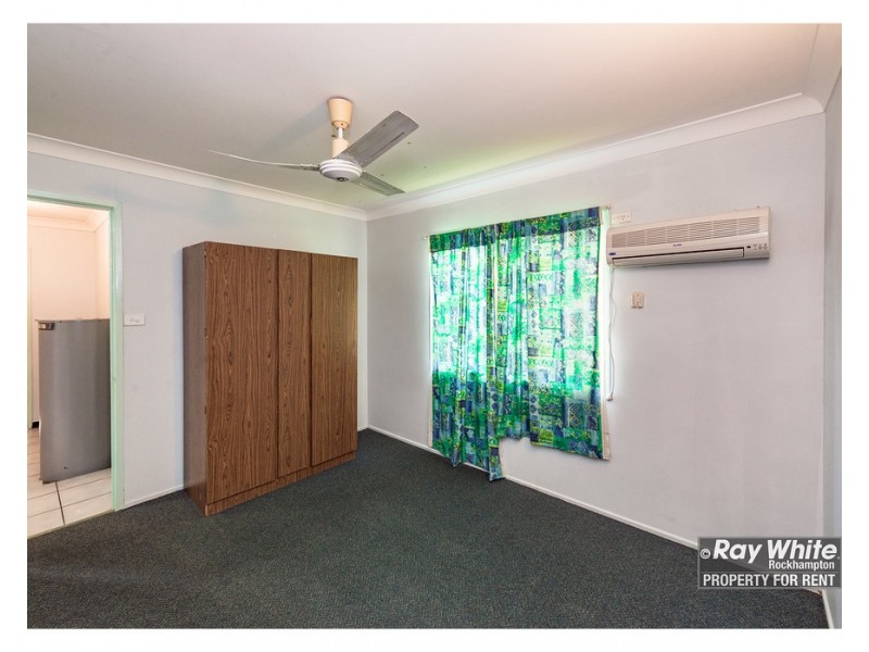 2/235 Farm Street, Kawana QLD 4701