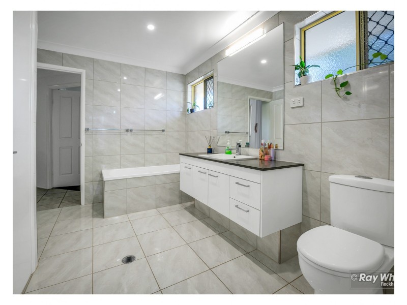 48 Bean Avenue, Parkhurst QLD 4702