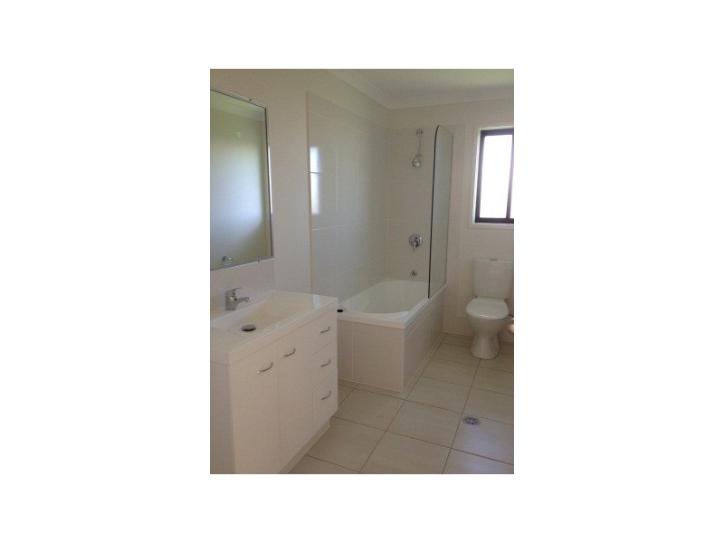5 Wakim Close, Gracemere QLD 4702