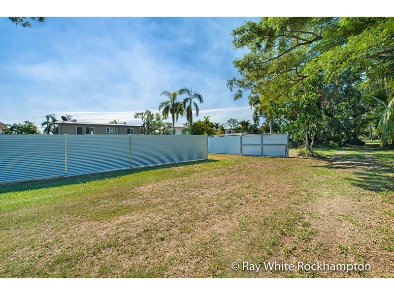 10 Cant Street, Kawana QLD 4701