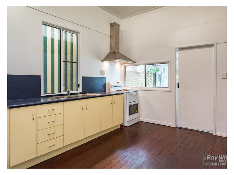 293 Bolsover St, Rockhampton City QLD 4700