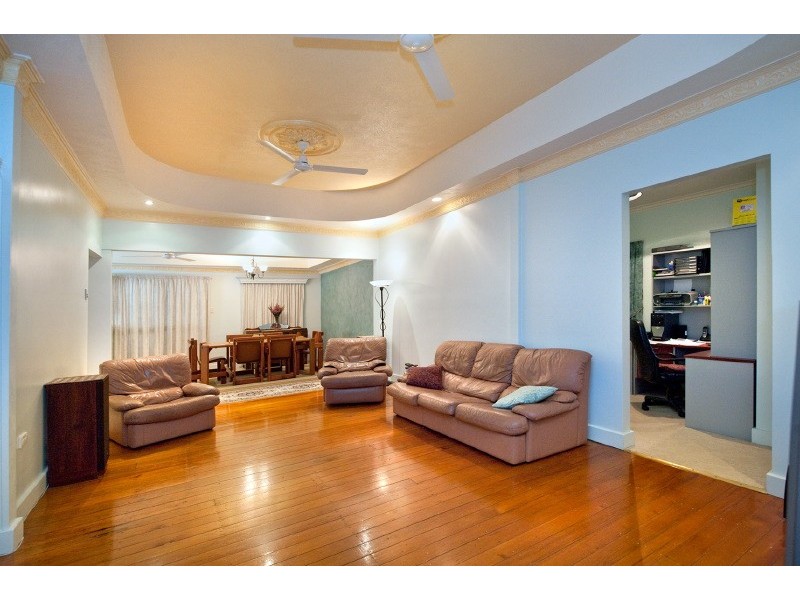 23 Thackeray Street, Park Avenue QLD 4701