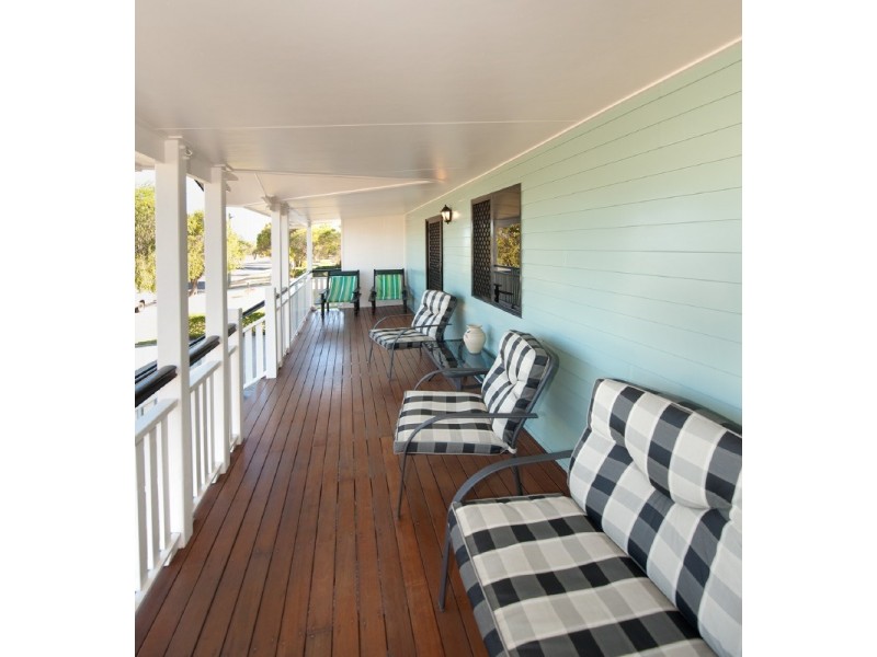 23 Thackeray Street, Park Avenue QLD 4701