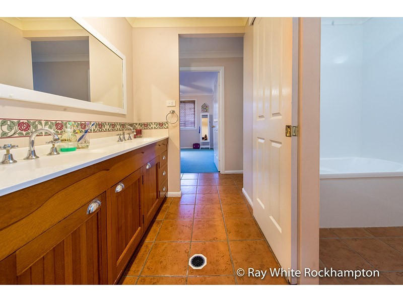 34 Julie Anne Drive, Glendale QLD 4711