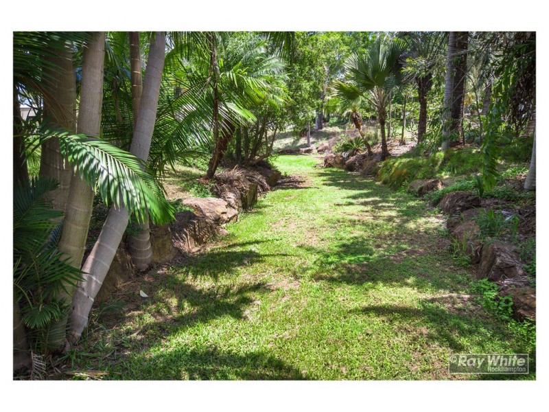 42 Schlencker Drive, Glenlee QLD 4711