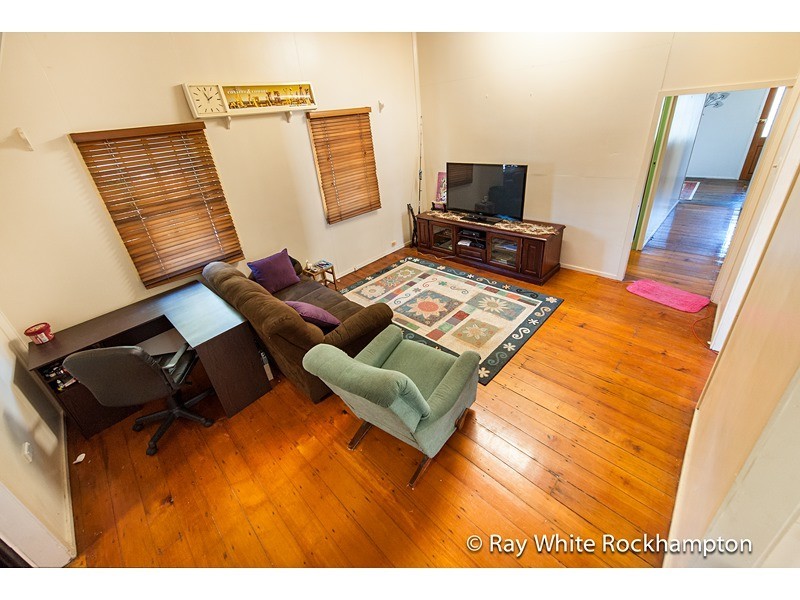 10 Canovan Street, Berserker QLD 4701
