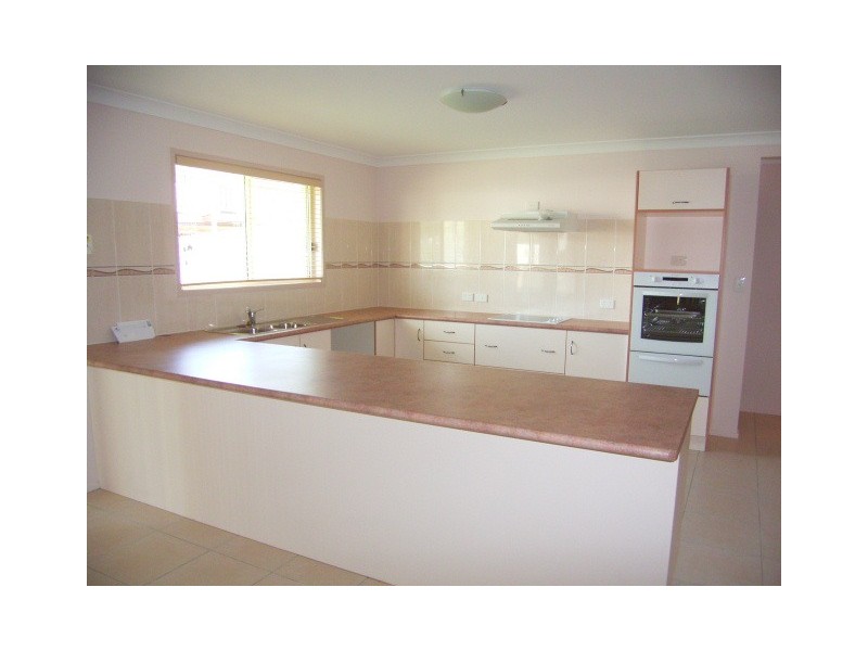 10 Van Haeren Street, Kawana QLD 4701