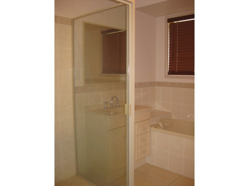 10 Van Haeren Street, Kawana QLD 4701
