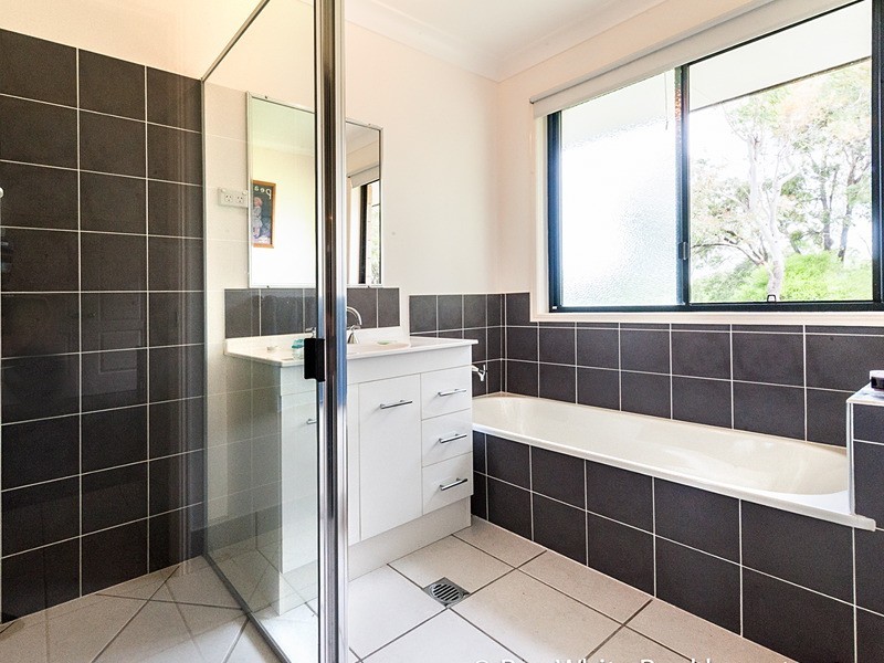 33 Burderkin Road, Nerimbera QLD 4701