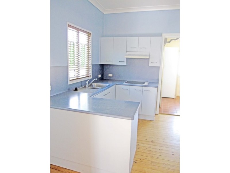 117 Lakes Creek Road, Berserker QLD 4701
