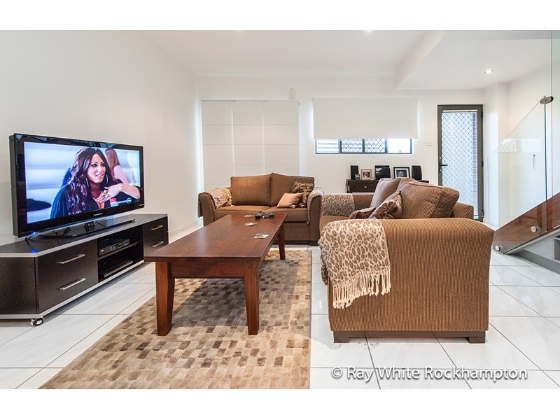 2/76 Wandal Road, Wandal QLD 4700