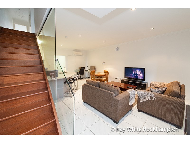 2/76 Wandal Road, Wandal QLD 4700