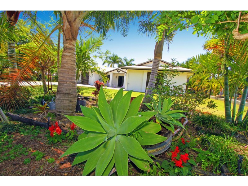 99 Angela Road, Rockyview QLD 4701