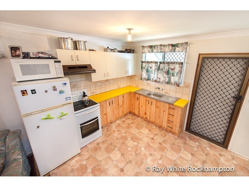 3 Barry Street, Gracemere QLD 4702