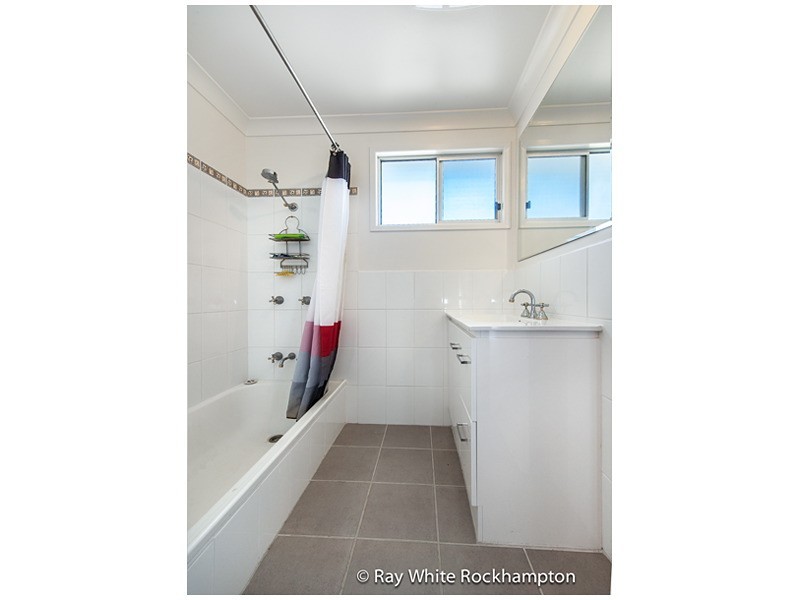 3 Barry Street, Gracemere QLD 4702