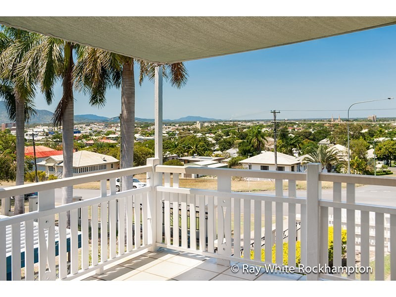 62 Cambridge Street, The Range QLD 4700