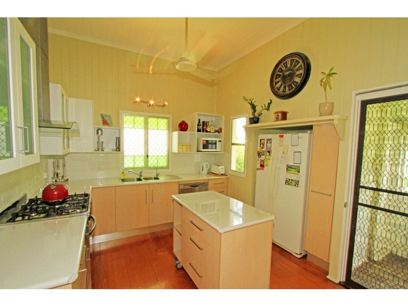 41 Armstrong Street, Berserker QLD 4701