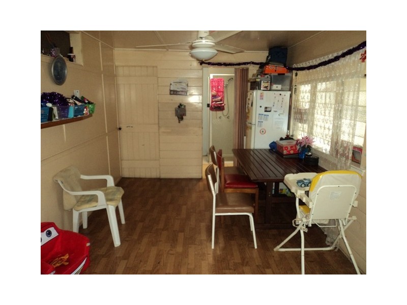 84 Main Street, Park Avenue QLD 4701