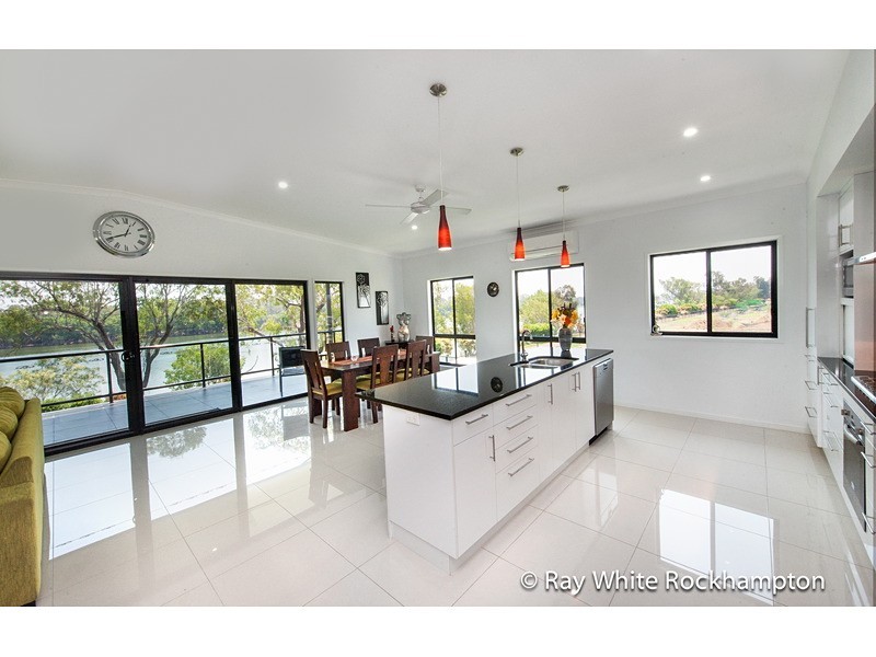 3 Cochrane Place, Kawana QLD 4701