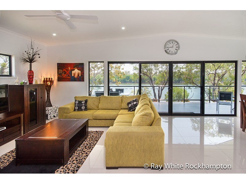 3 Cochrane Place, Kawana QLD 4701