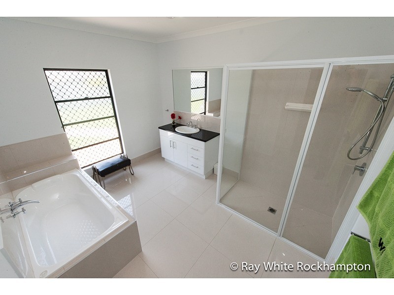 3 Cochrane Place, Kawana QLD 4701