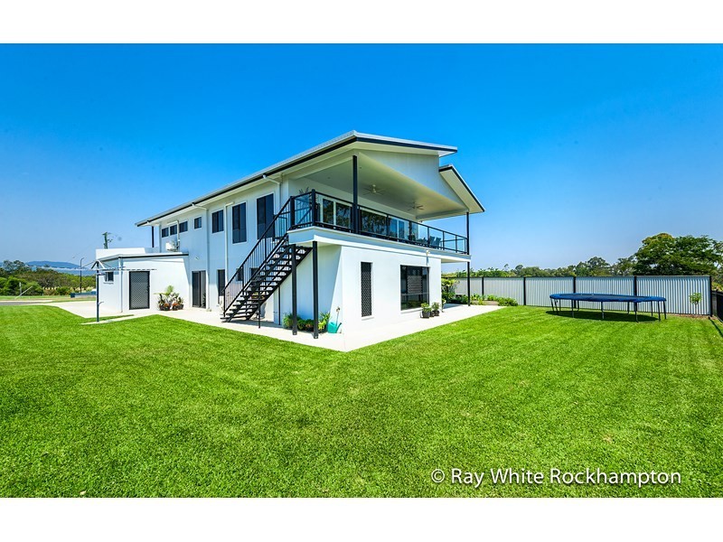 3 Cochrane Place, Kawana QLD 4701