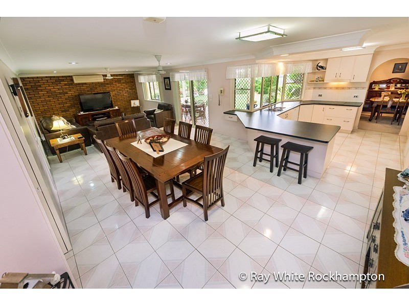 27 Brady Close, Glenlee QLD 4711