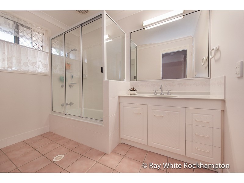 27 Brady Close, Glenlee QLD 4711