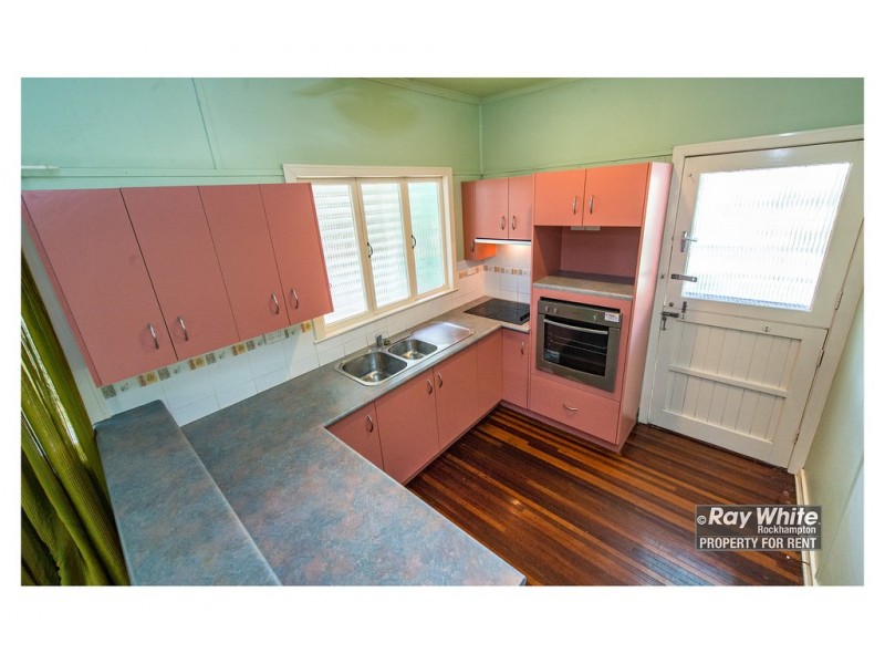 2 Martin Street, Park Avenue QLD 4701