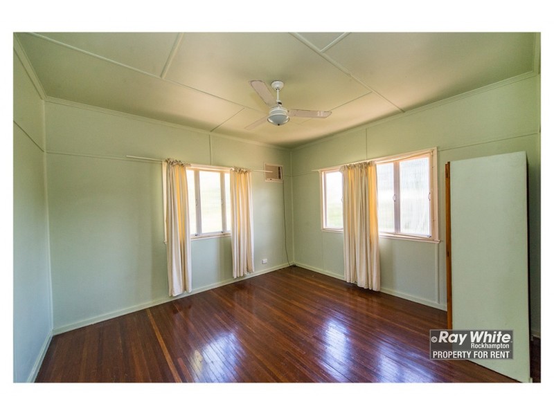 2 Martin Street, Park Avenue QLD 4701