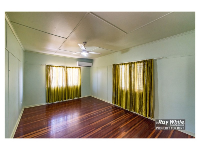 2 Martin Street, Park Avenue QLD 4701