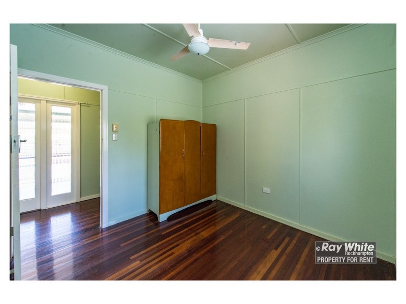 2 Martin Street, Park Avenue QLD 4701