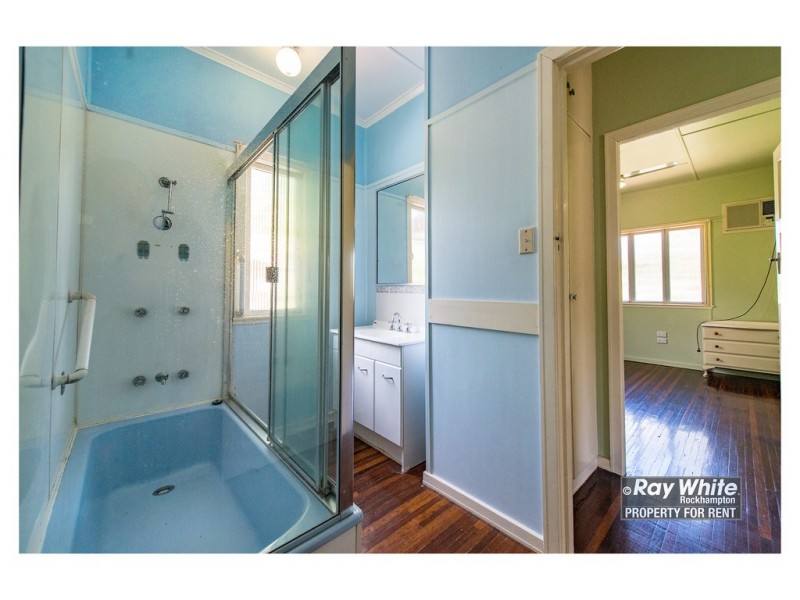 2 Martin Street, Park Avenue QLD 4701