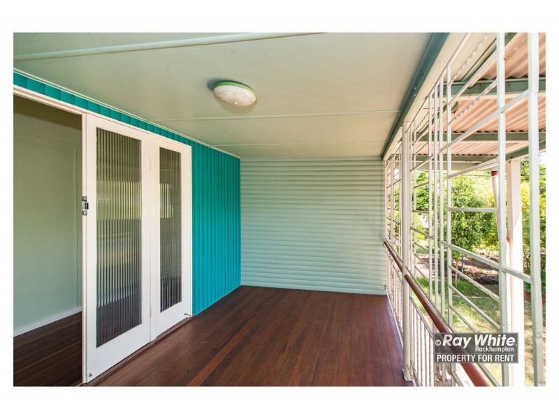 2 Martin Street, Park Avenue QLD 4701