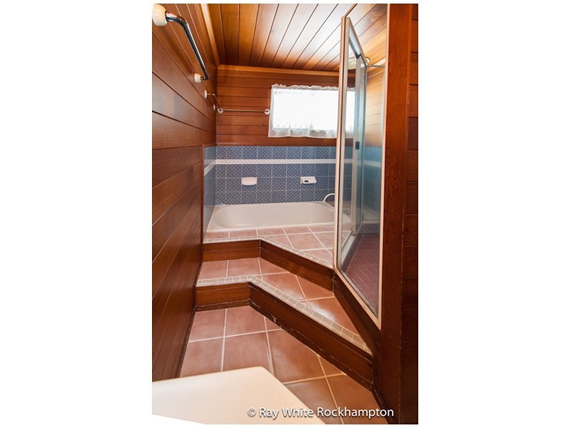 50 Gray Street, Park Avenue QLD 4701