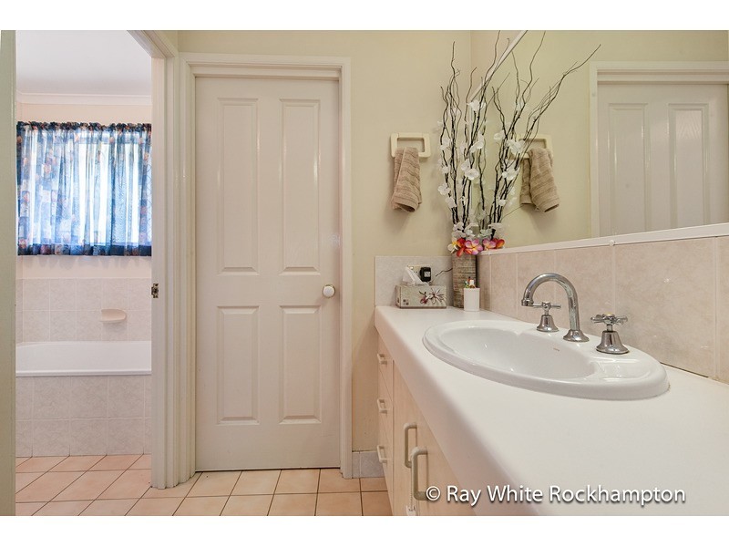 6 Kawana Close, Kawana QLD 4701