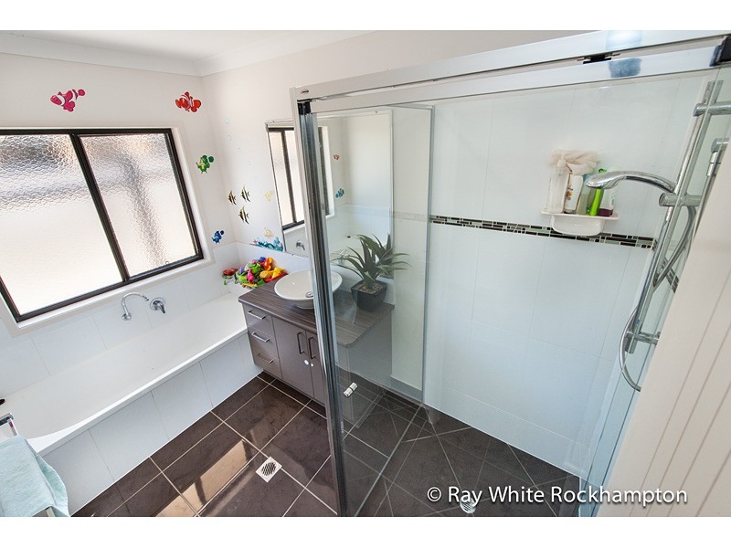 19 Broadhurst Drive, Gracemere QLD 4702
