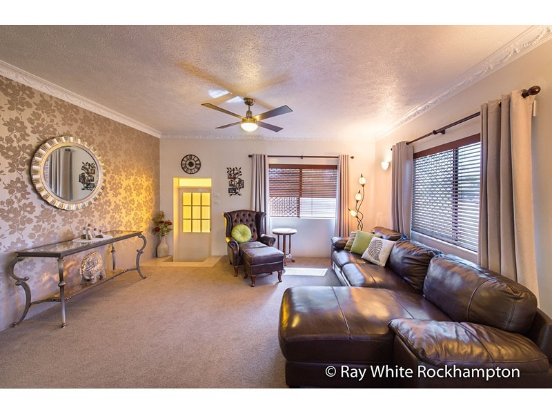 1 Booker Street, Park Avenue QLD 4701