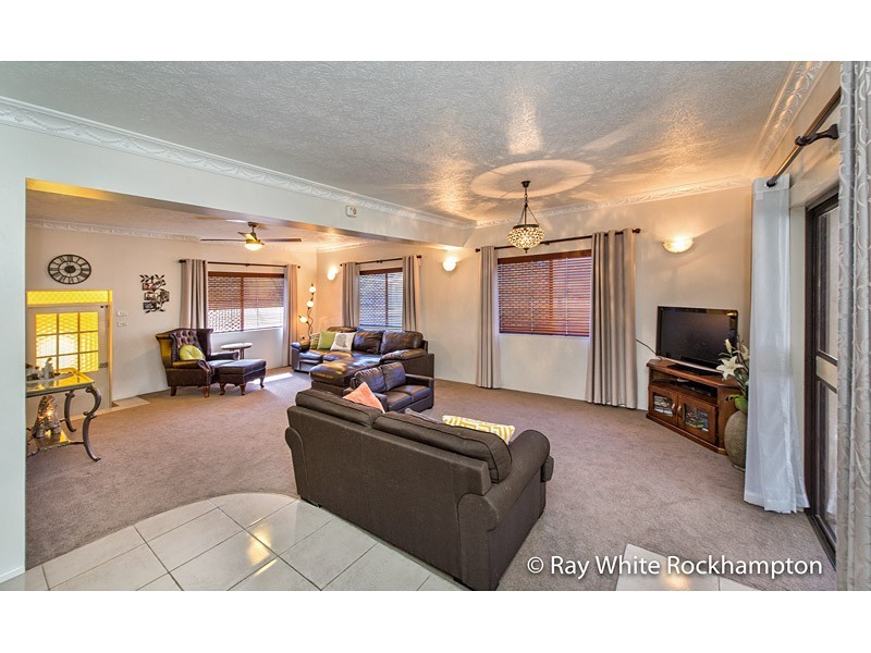 1 Booker Street, Park Avenue QLD 4701