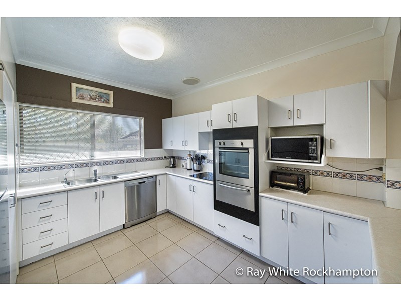 1 Booker Street, Park Avenue QLD 4701