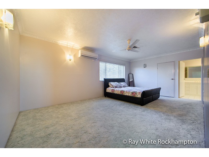 1 Booker Street, Park Avenue QLD 4701